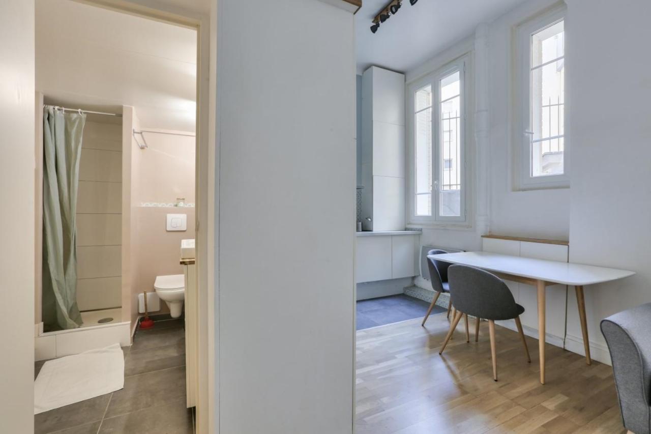 Charming Studio - Paris 18Th District Apartment Bagian luar foto